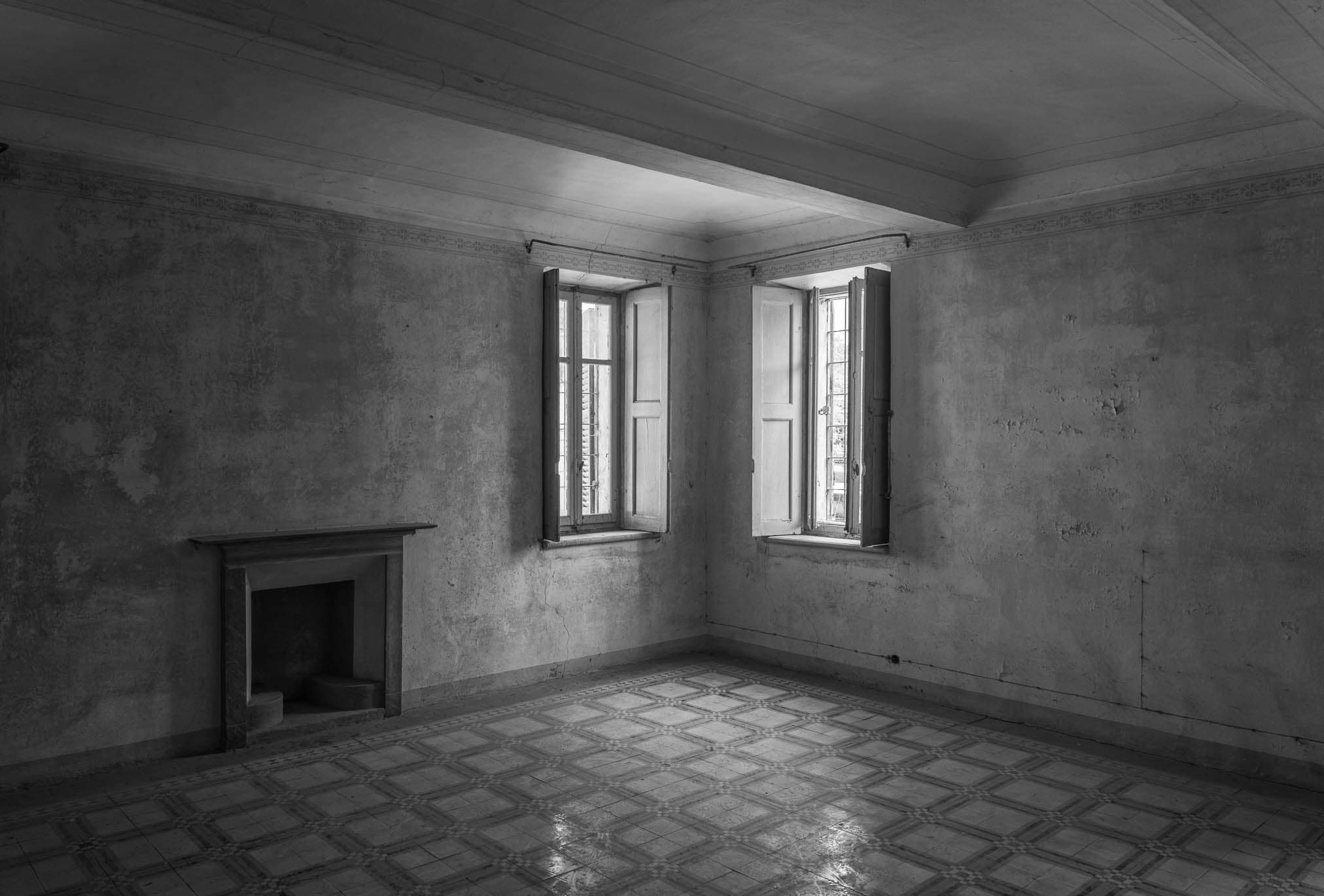 Bg19 - black-and-white