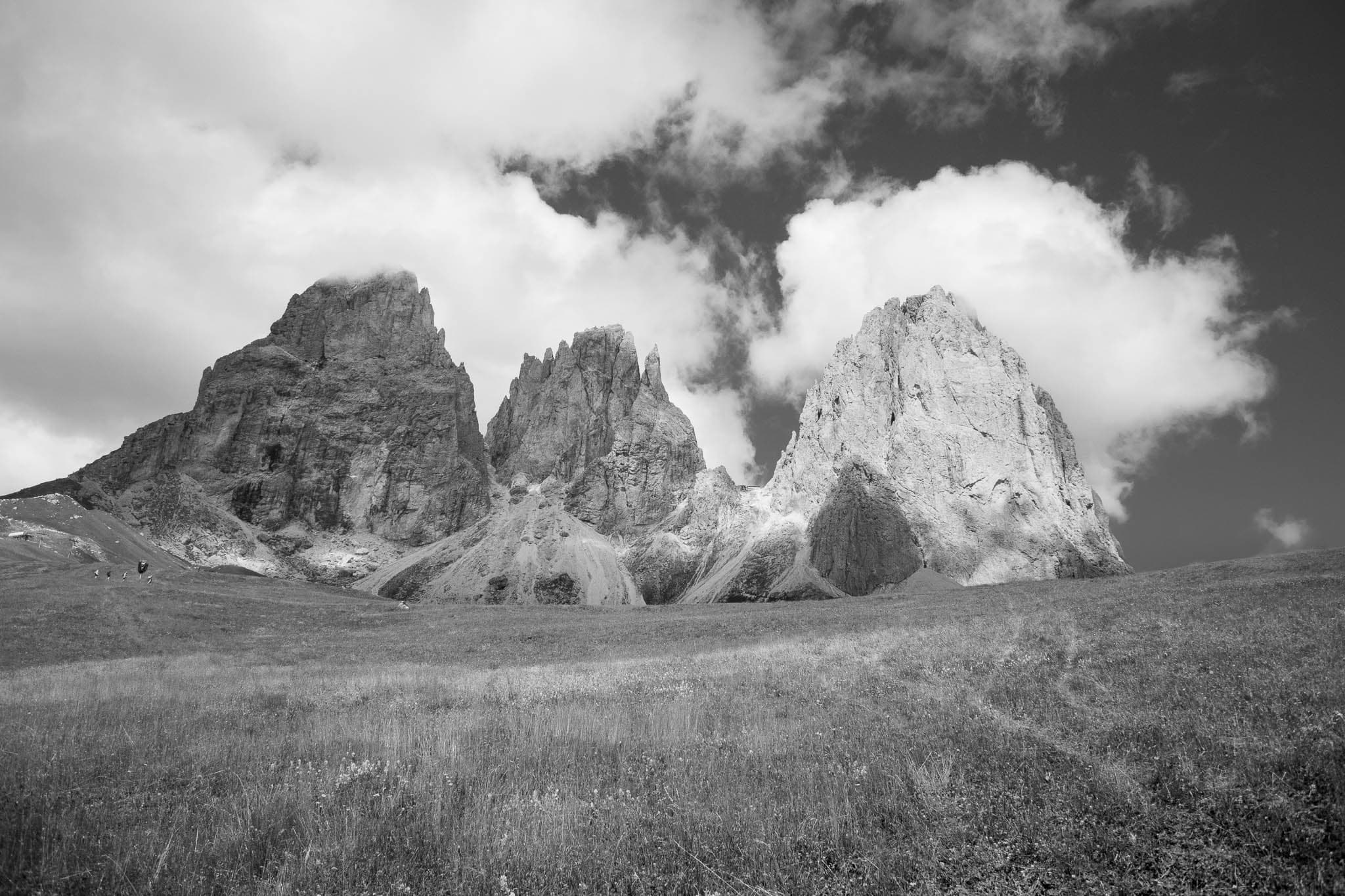 Bg4 - black-and-white